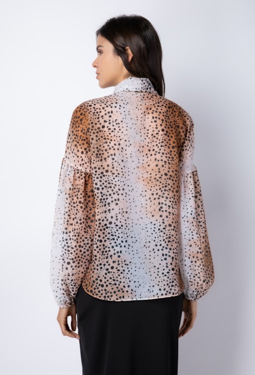 Blusa animal print com laço