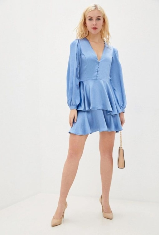 Vestido efeito cetim com folhos