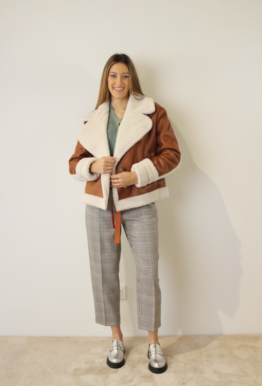 Casaco cruzado com pêlo