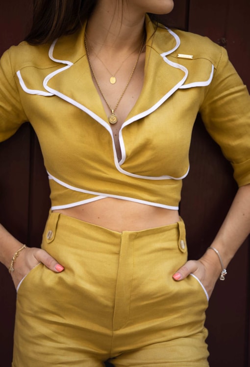 Casaco cruzado em linho