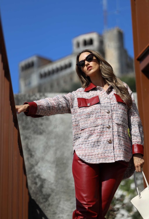 Casaco Tweed com detalhes em napa