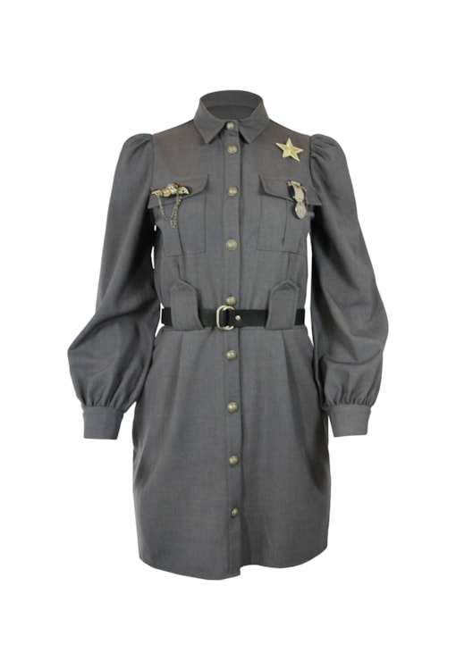 Vestido com tachas e cinto