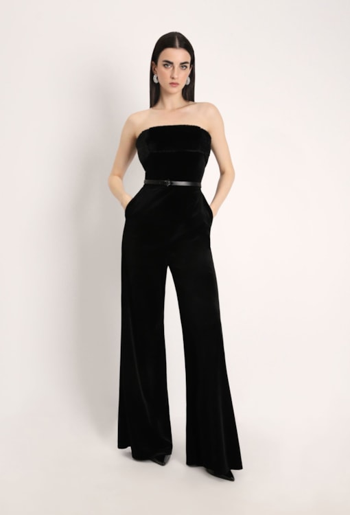 Macacão de veludo com gola bardot