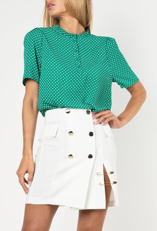 Saia curta com fenda