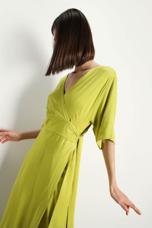 Vestido midi cruzado