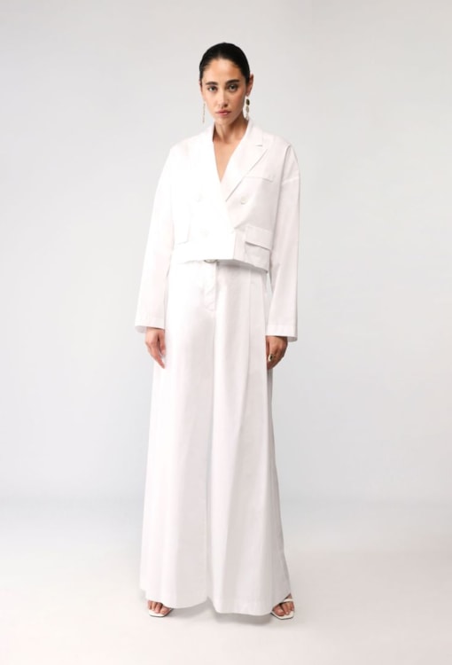 Calças palazzo com pregas e cinto